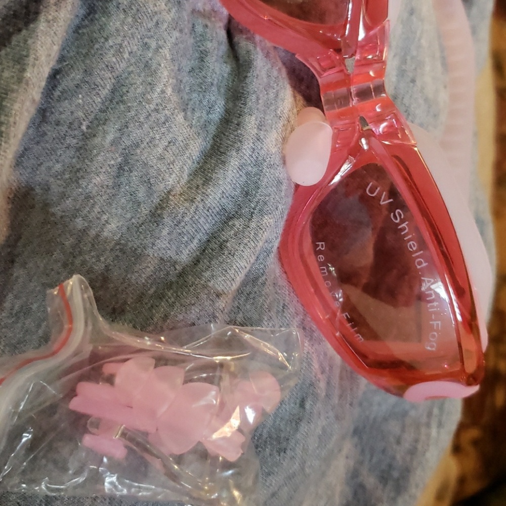 Swimming Goggles - Picture 2 of 3